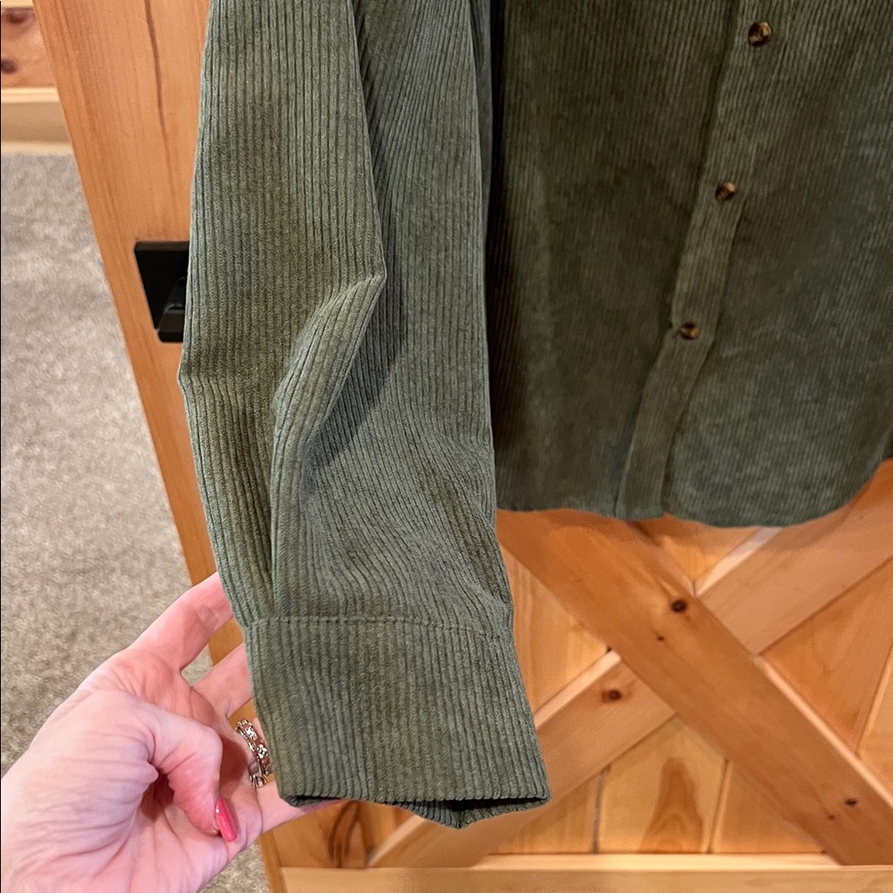 Green Corduroy Button-Up Shirt/shacket - Picture 5 of 8